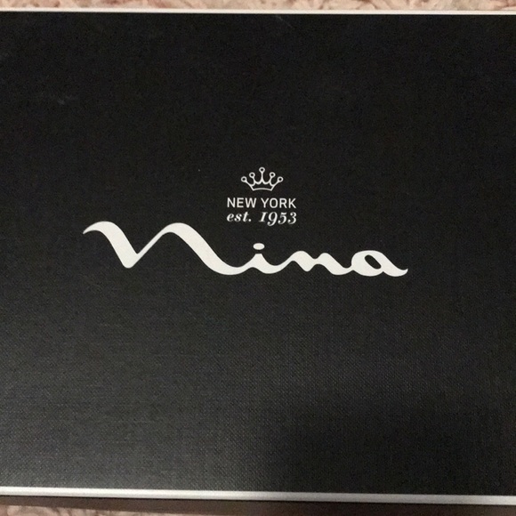 Heels - Picture 4 of 4